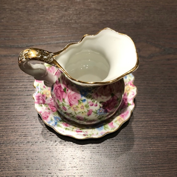 Royal Chintz vintage micro mini pitcher w/saucer - Picture 11 of 12